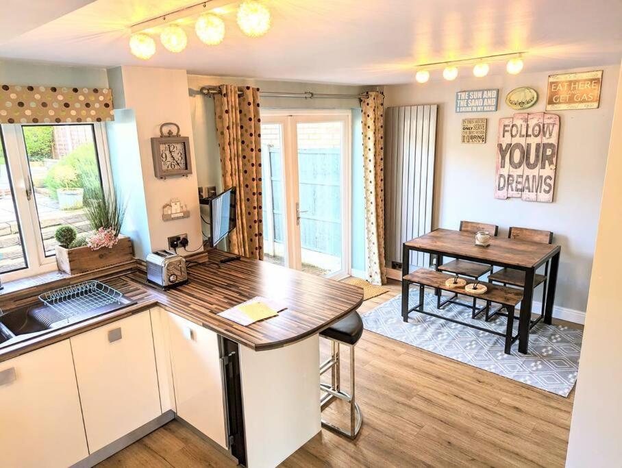 Spacious Lovely 3 Bed House In Keyworth Nottingham Suit Contractors Or Family מראה חיצוני תמונה